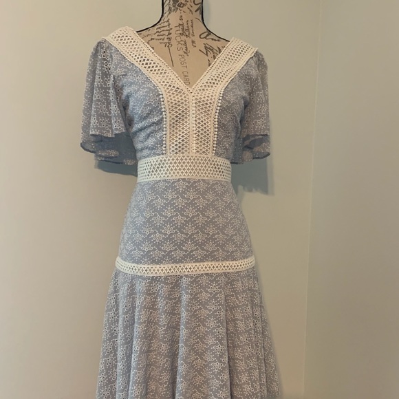 Gianni Bini Alice Lace Eyelet Dress NWT - Picture 6 of 11